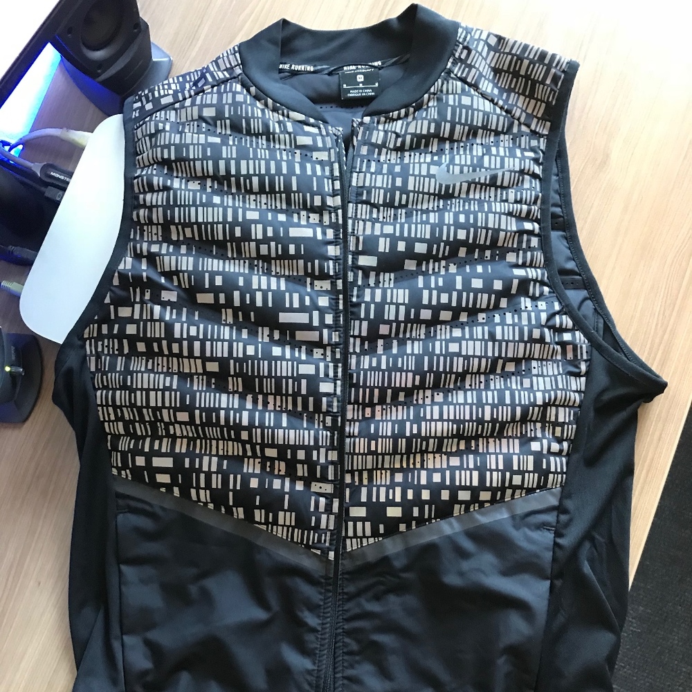 nike hyper shield flash mens running vest